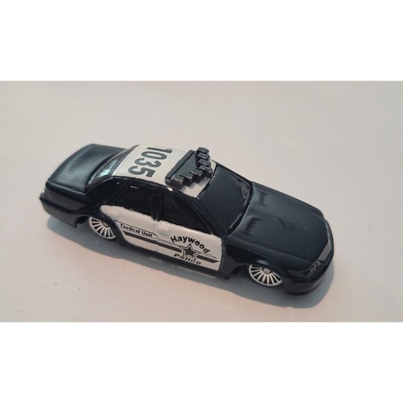 Maisto Diecast Cars 1:64 Scale Lot of 7 Lamborghini, Studebaker Starliner - Picture 3 of 16